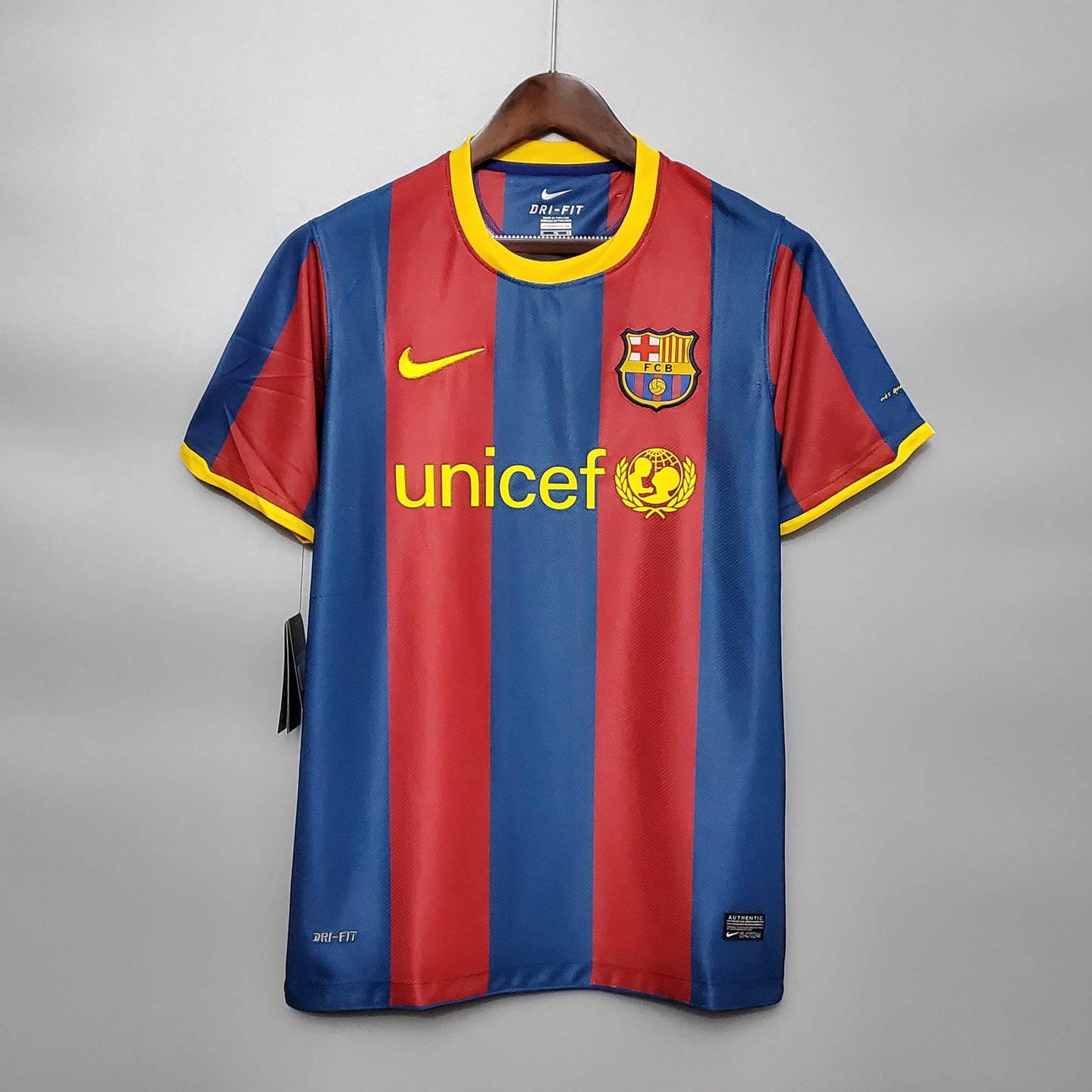 Messi-10-Barcelona-2011-football-retro-jerseys